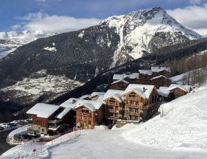 Black Diamond Lodge Sainte Foy